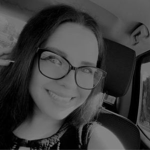 Meet your Posher, Cassandra